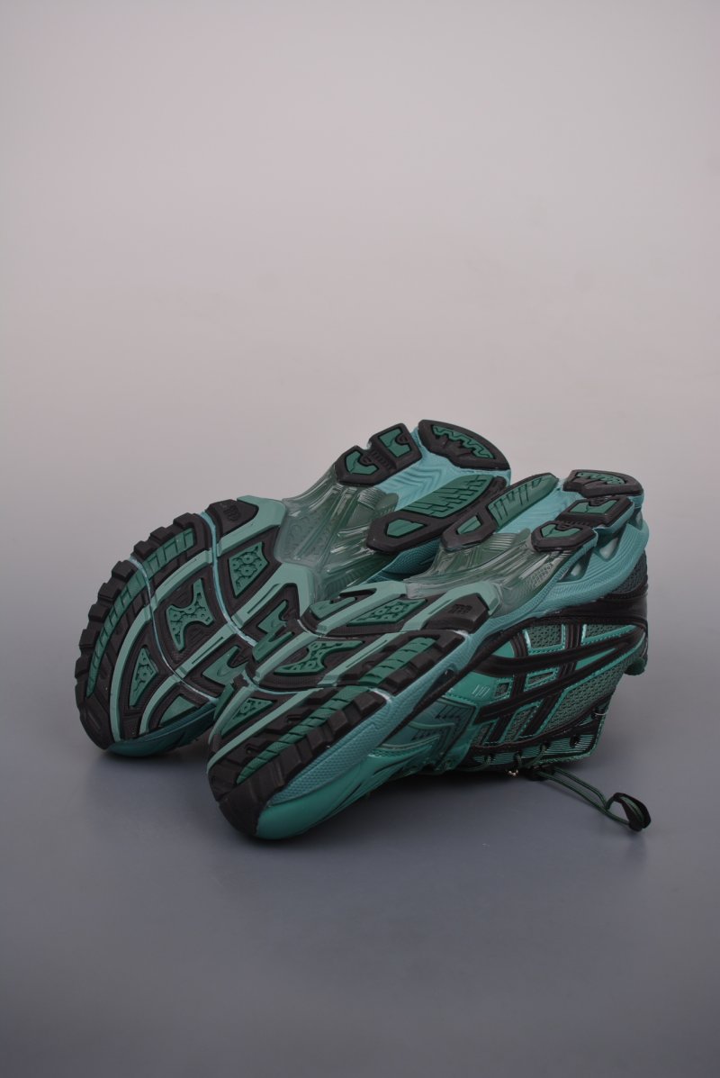 Asics Gel-Kayano 14 'Unaffected' view