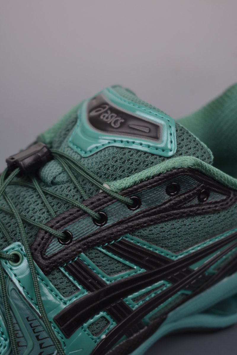 Asics Gel-Kayano 14 'Unaffected' view