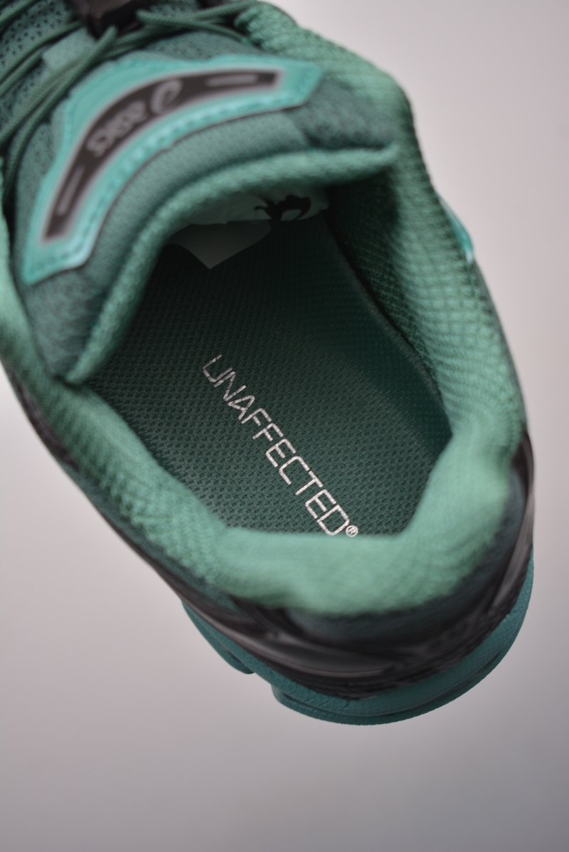 Asics Gel-Kayano 14 'Unaffected' view