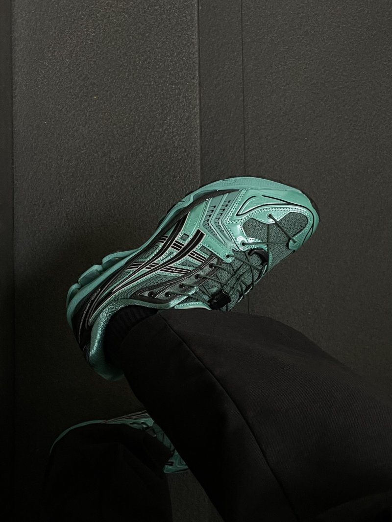 Asics Gel-Kayano 14 'Unaffected' view