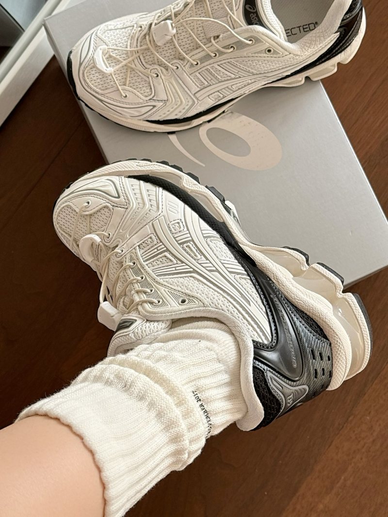 Asics Gel-Kayano 14 'Unaffected' view
