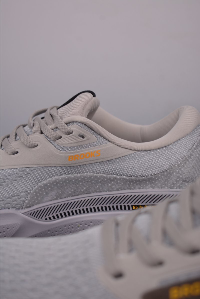 Brooks Adrenaline GTS 24 DNA LOFT V2 view