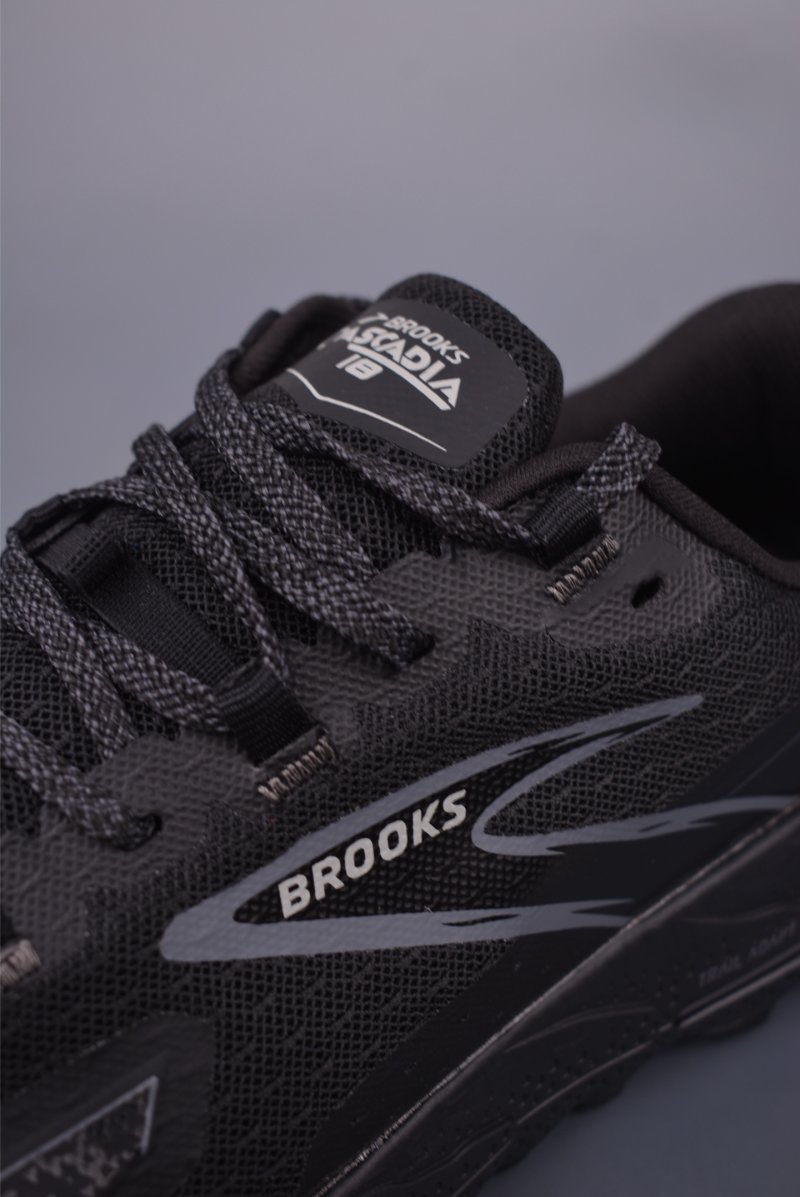 Brooks Cascadia 18 DNA LOFT V2 view
