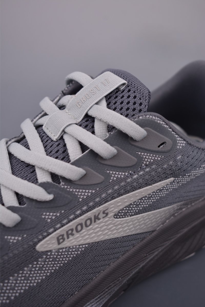 Brooks Ghost 17 DNA LOFT V2 view