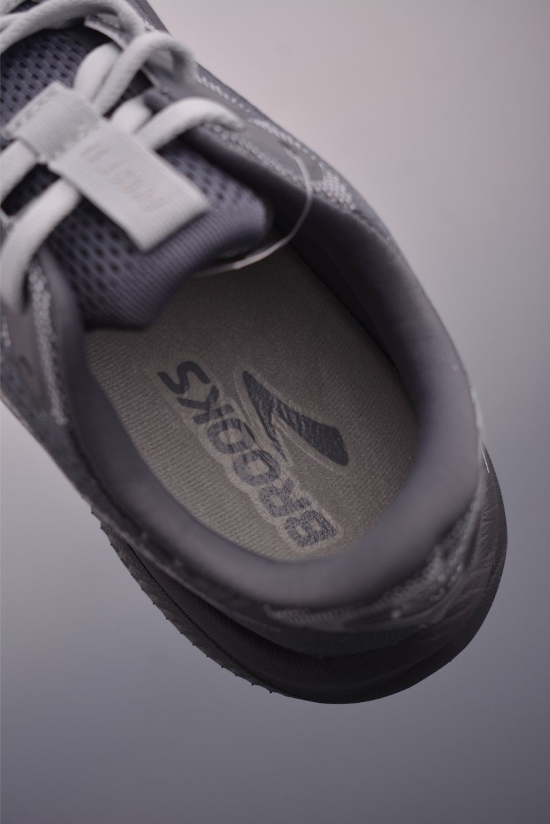 Brooks Ghost 17 DNA LOFT V2 view