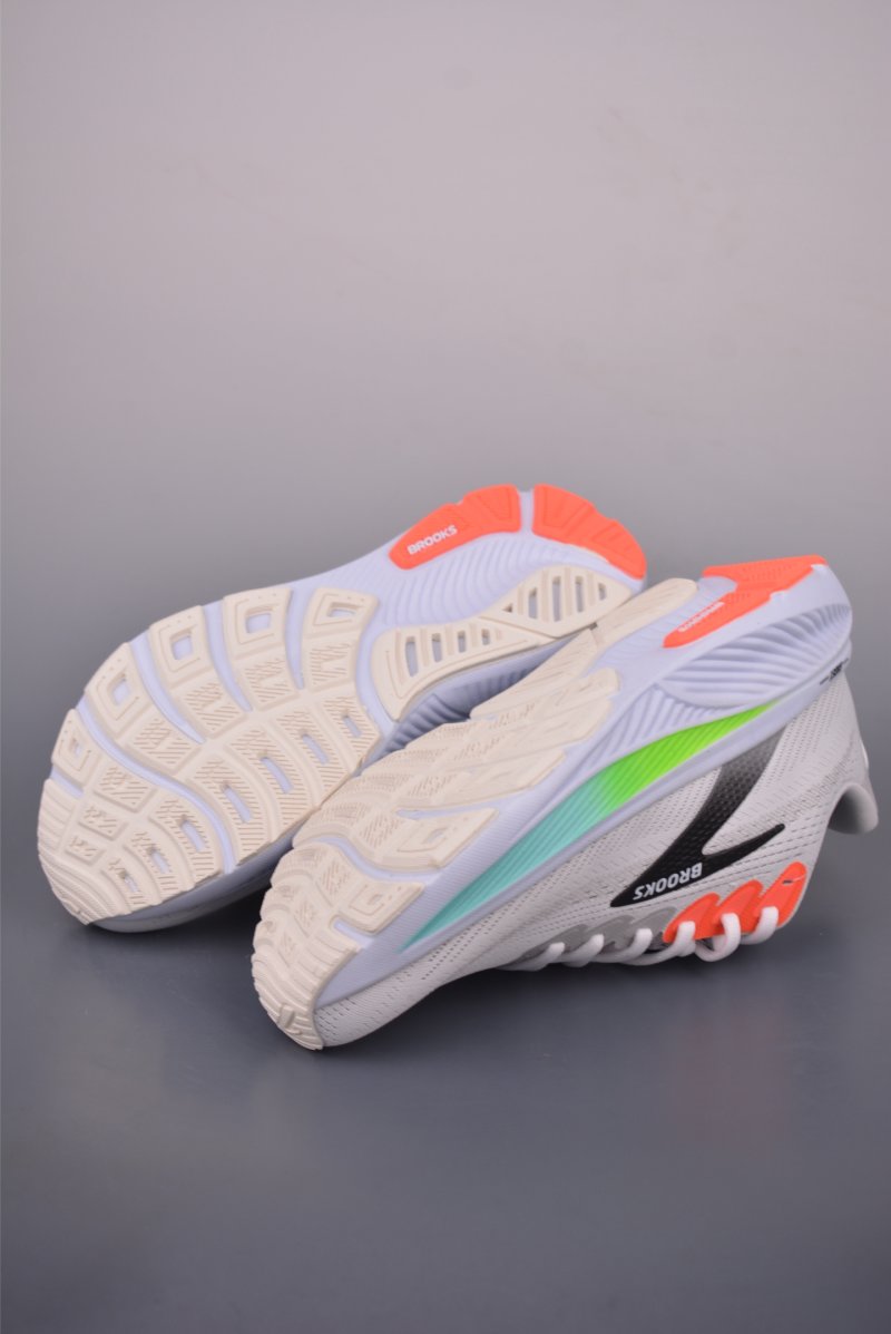 Brooks Ghost 17 DNA LOFT V2 view