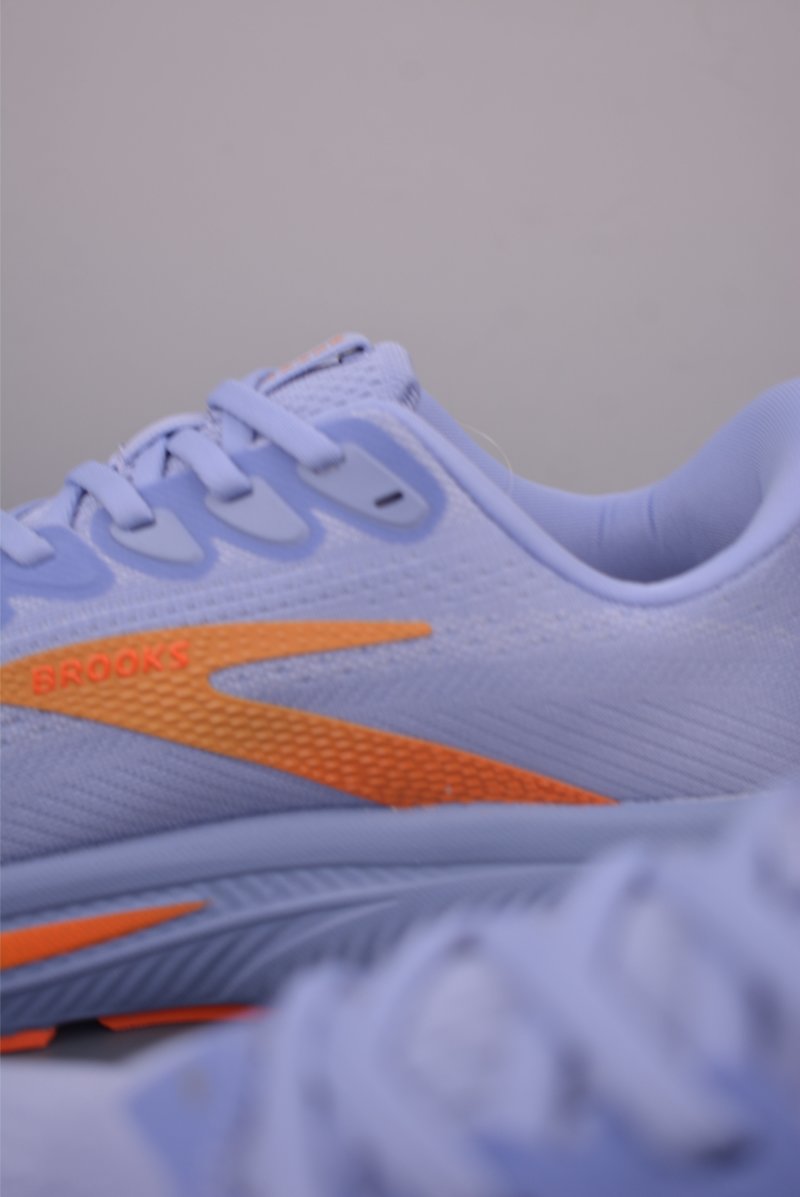 Brooks Ghost 17 DNA LOFT V2 view
