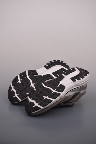 Brooks Ghost 15 DNA LOFT V2 view 3