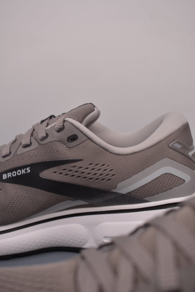 Brooks Ghost 15 DNA LOFT V2 view