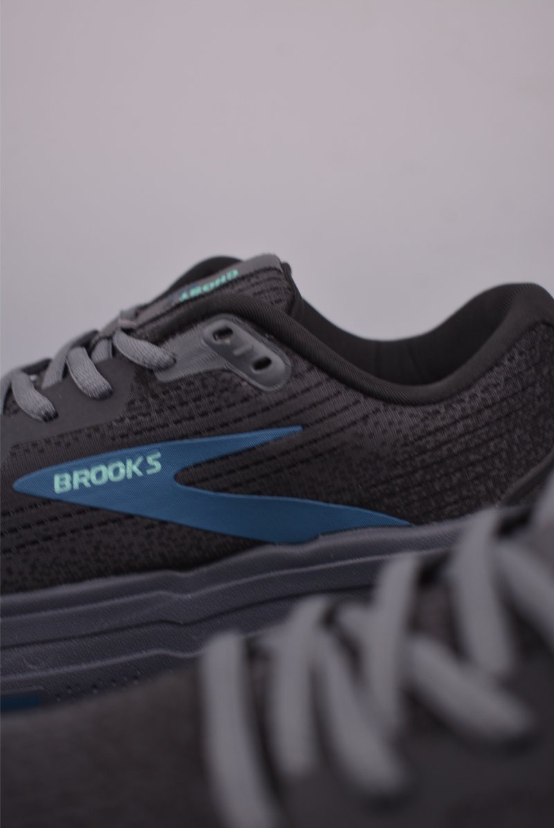 Brooks Ghost Max 2 DNA LOFT V2 view