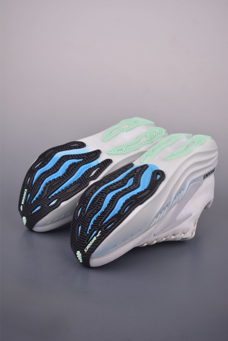 Brooks Glycerin Max DNA LOFT V2 view