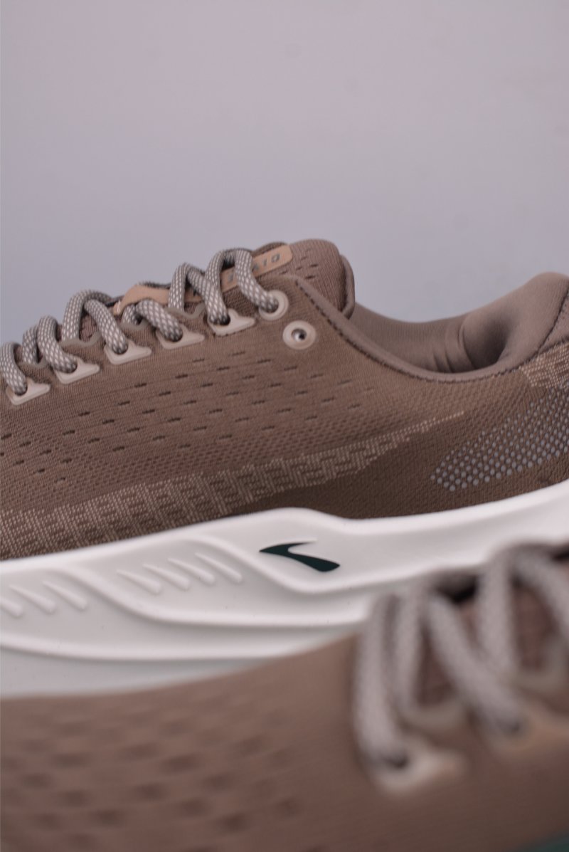 Brooks Glycerin Max DNA LOFT V2 view