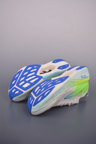 Brooks Hyperion Elite 4 DNA LOFT V2 view 3
