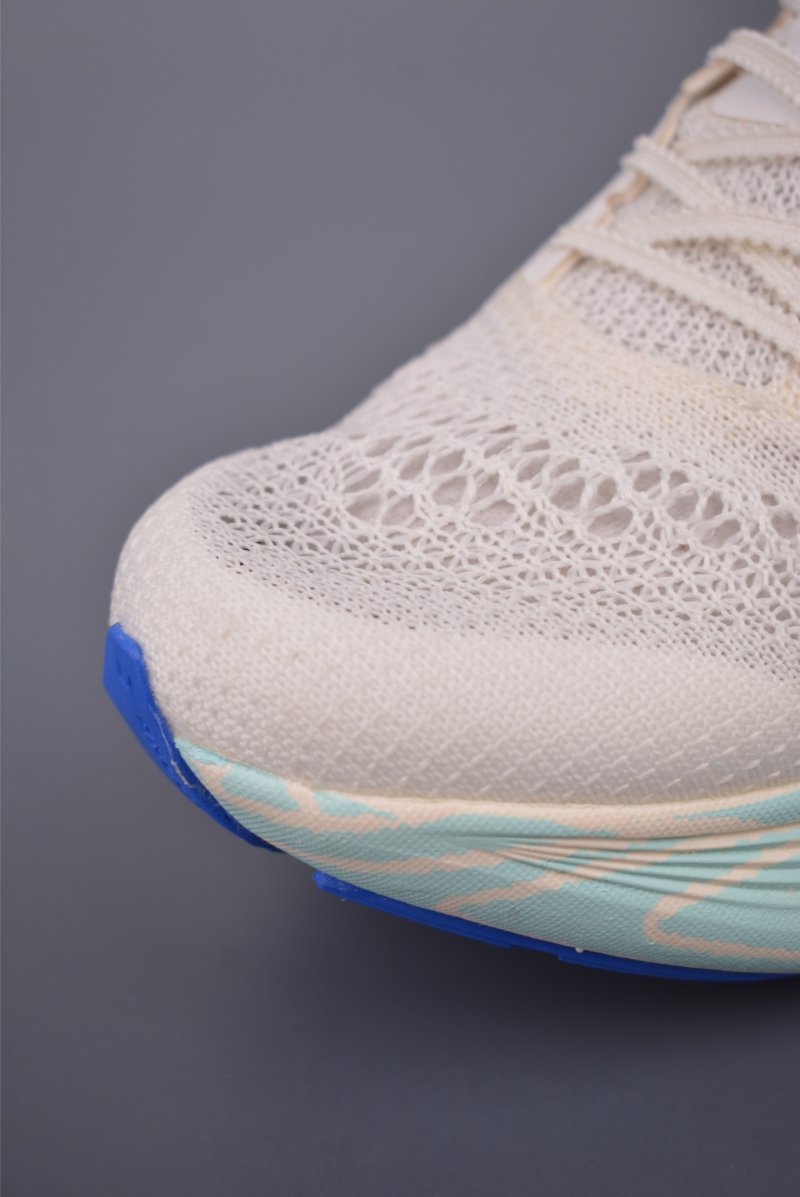 Brooks Hyperion Elite 4 DNA LOFT V2 view