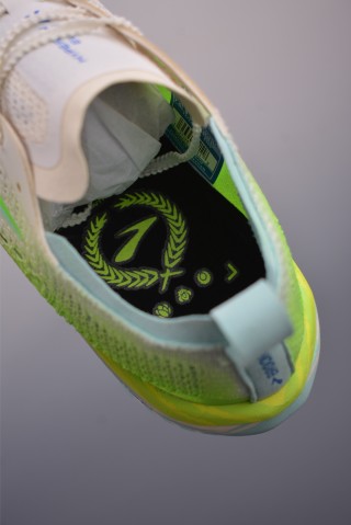 Brooks Hyperion Elite 4 DNA LOFT V2 view 9