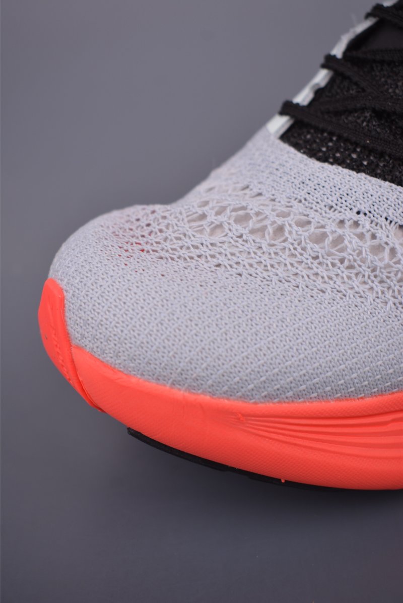 Brooks Hyperion Elite 4 DNA LOFT V2 view