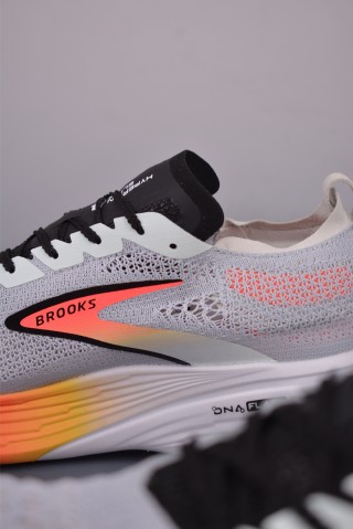 Brooks Hyperion Elite 4 DNA LOFT V2 view 17