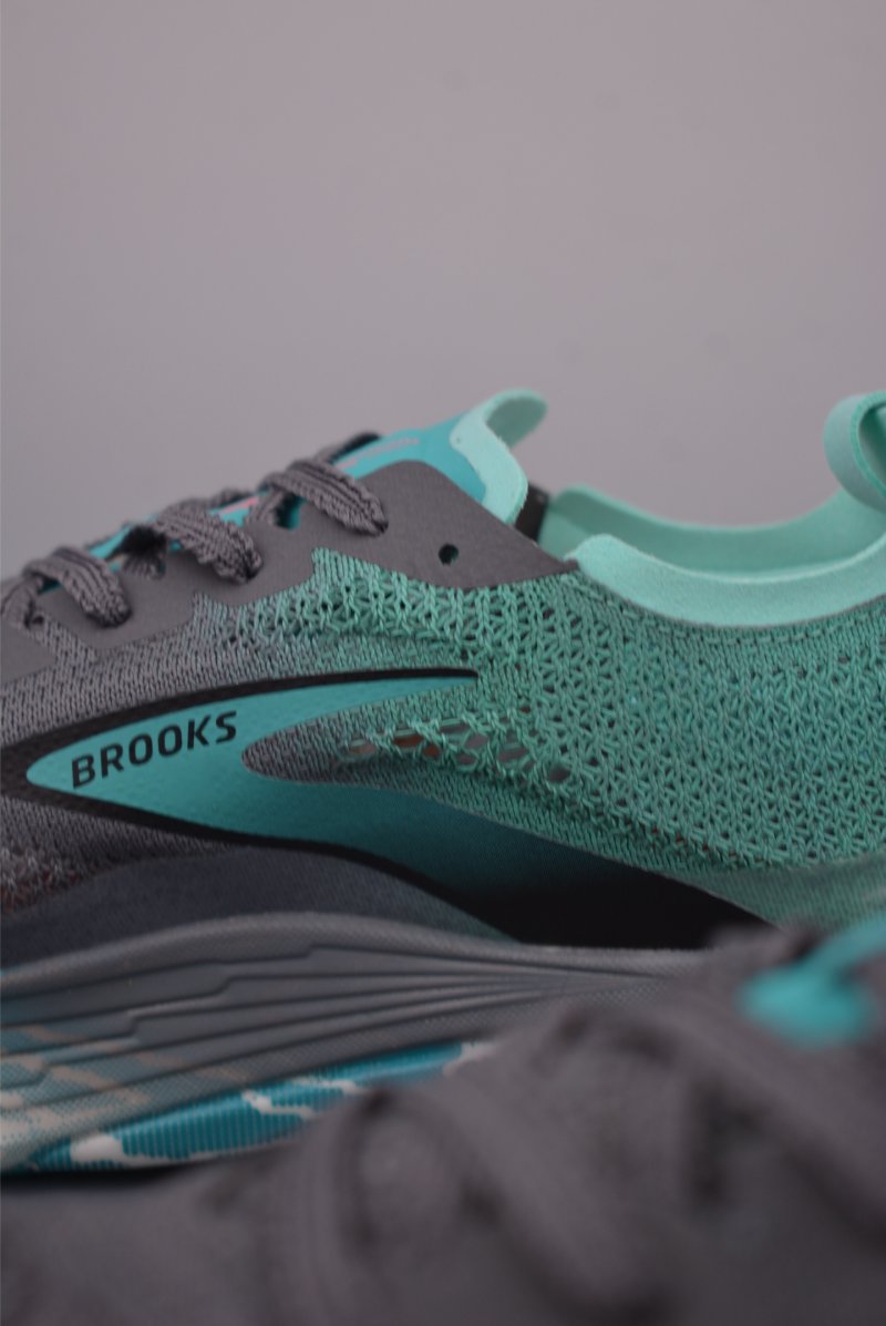 Brooks Hyperion Elite 4 PB DNA LOFT view