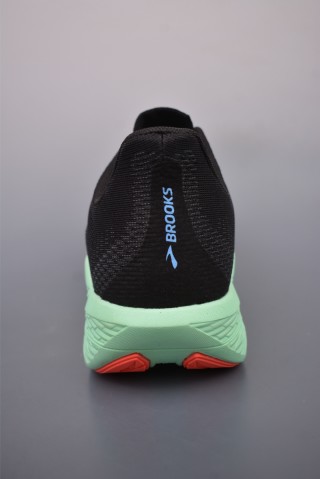 Brooks Hyperion Max 2 view 4