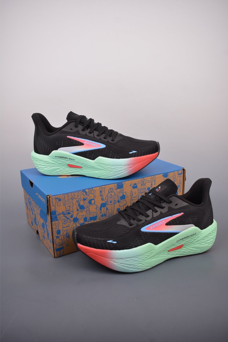 Brooks Hyperion Max 2 view