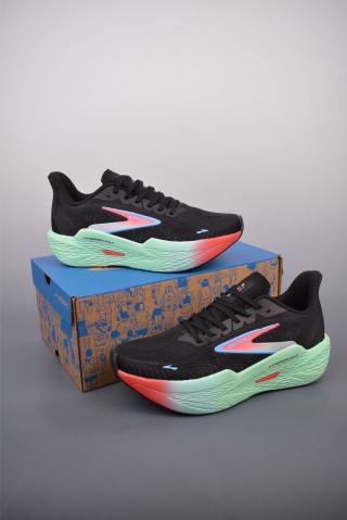 Brooks Hyperion Max 2 view 5