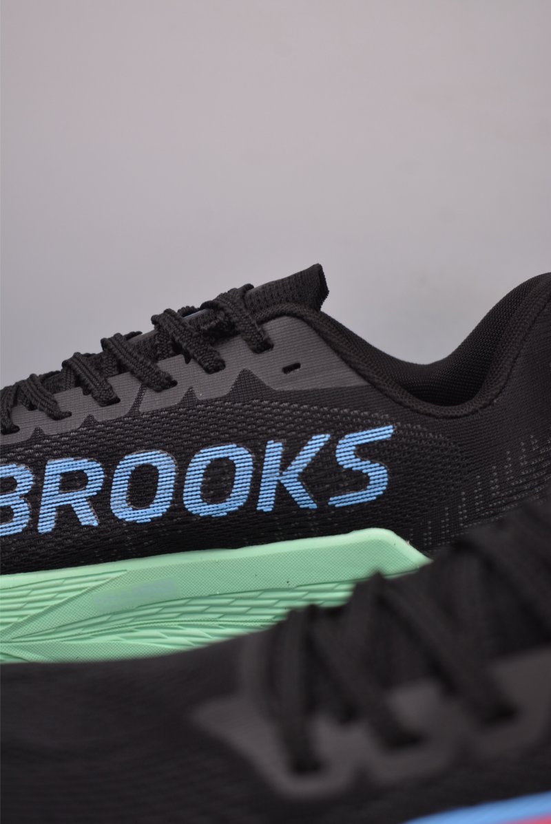 Brooks Hyperion Max 2 view