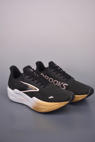 Brooks Hyperion Max 2 view 10