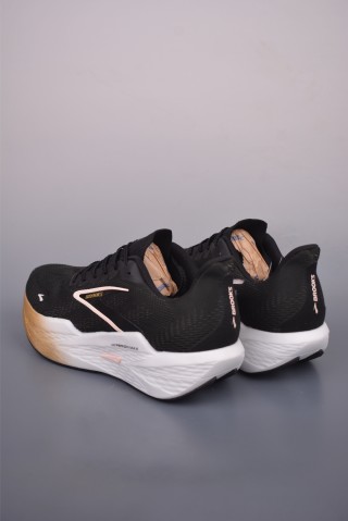 Brooks Hyperion Max 2 view 11