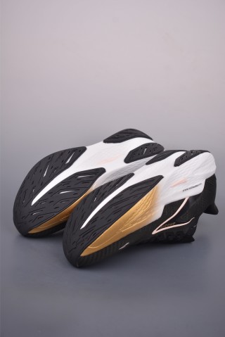 Brooks Hyperion Max 2 view 12
