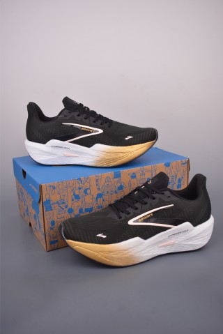 Brooks Hyperion Max 2 view 14