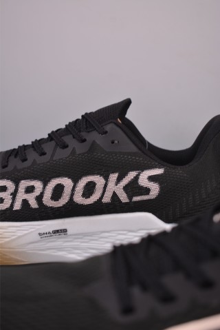 Brooks Hyperion Max 2 view 17