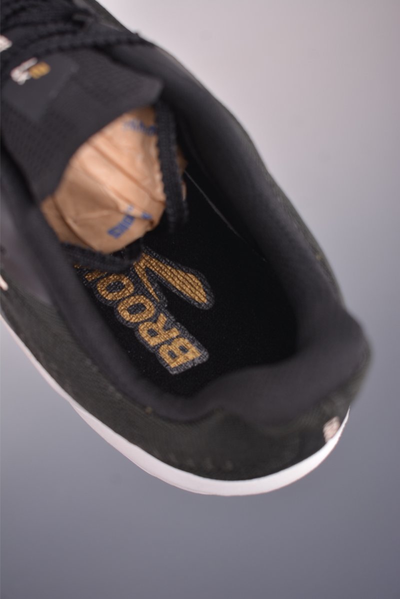 Brooks Hyperion Max 2 view