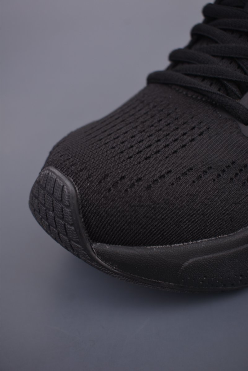 Brooks Hyperion Max 2 view