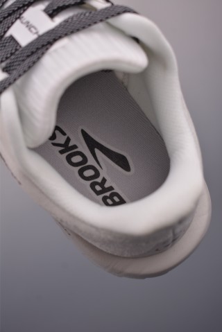 Brooks Launch 11 view 9