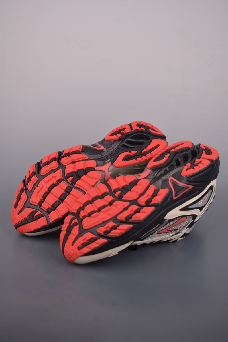 Brooks Staple x Adrenaline GTS 4 view