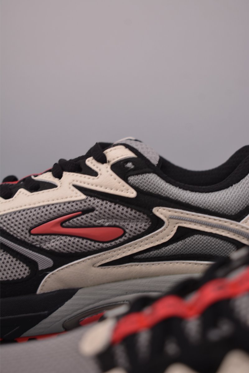 Brooks Staple x Adrenaline GTS 4 view