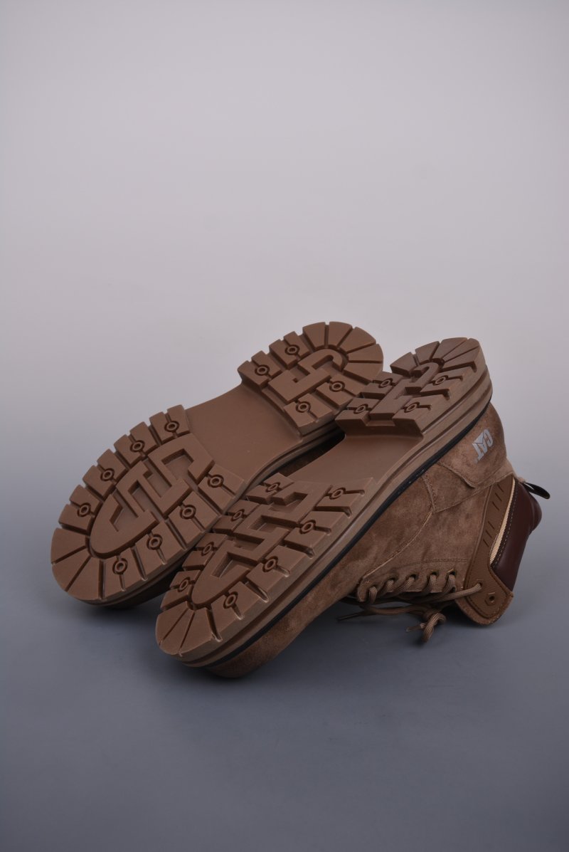 Caterpillar Cat 'Gold' view