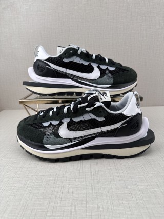 Nike Sacai x LDV Vaporwaffle 'Sesame Blue Void' view 14