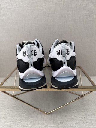 Nike Sacai x LDV Vaporwaffle 'Sesame Blue Void' view 15