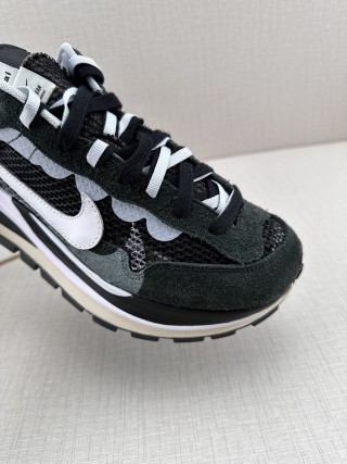 Nike Sacai x LDV Vaporwaffle 'Sesame Blue Void' view 17