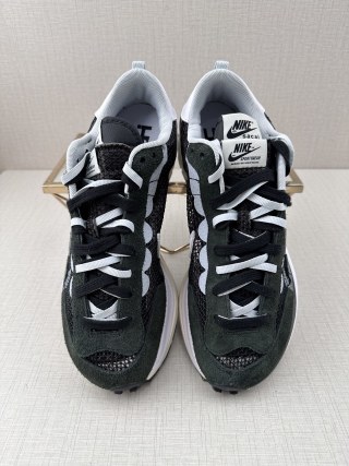 Nike Sacai x LDV Vaporwaffle 'Sesame Blue Void' view 19