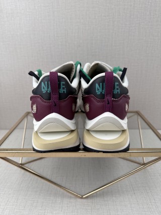 Nike Sacai x LDV Vaporwaffle 'Sesame Blue Void' view 24