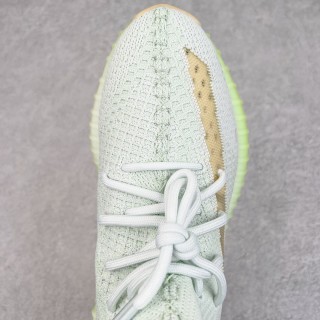 Yeezy Boost 350 V2 view 4