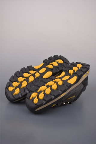 Columbia Hiking Boot 'Gold' view 3