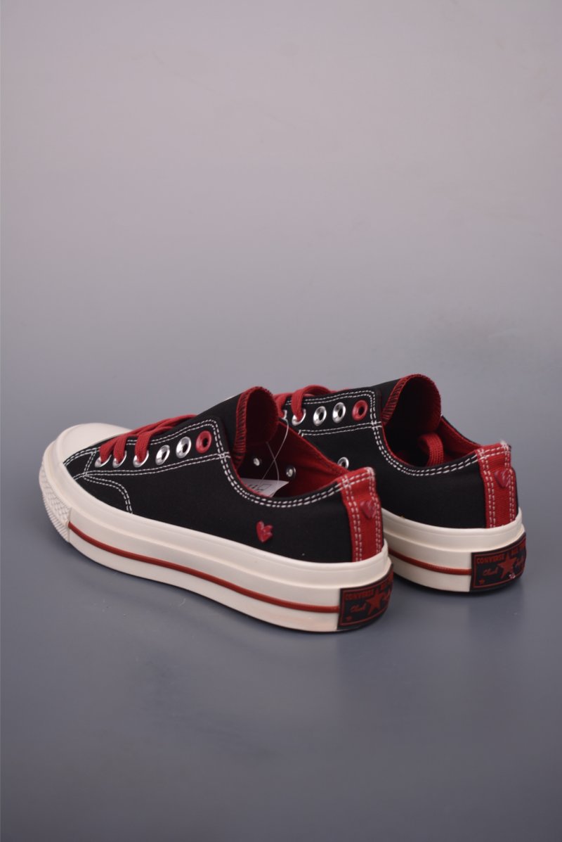 Converse Chuck 1970s 'Valentine's Day Black / Red' view