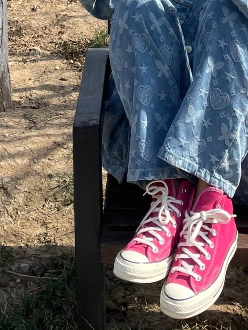 Converse Chuck 70s Suede 'Dragon Fruit Red' view