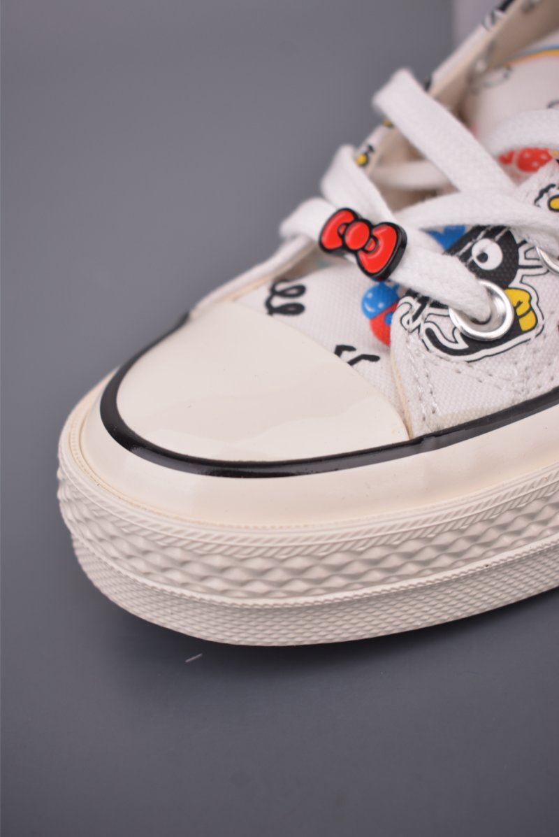 Converse Chuck 70s x Hello Kitty 'Gold' view