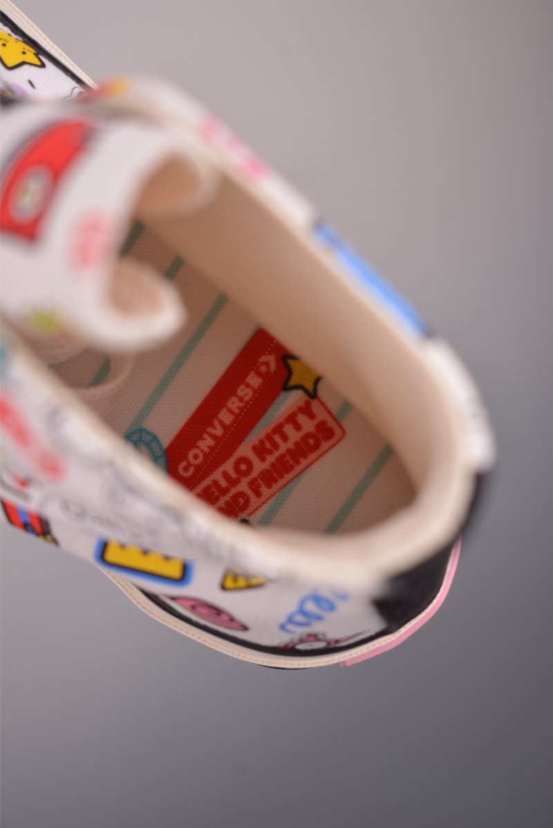 Converse Chuck 70s x Hello Kitty 'Gold' view