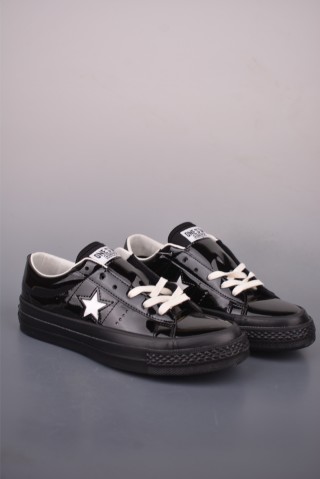 Converse One Star 'Black / White' view 1