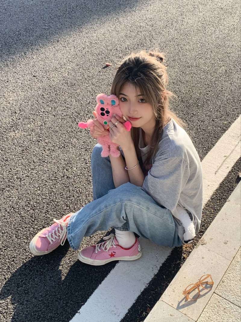 Converse x Hello Kitty